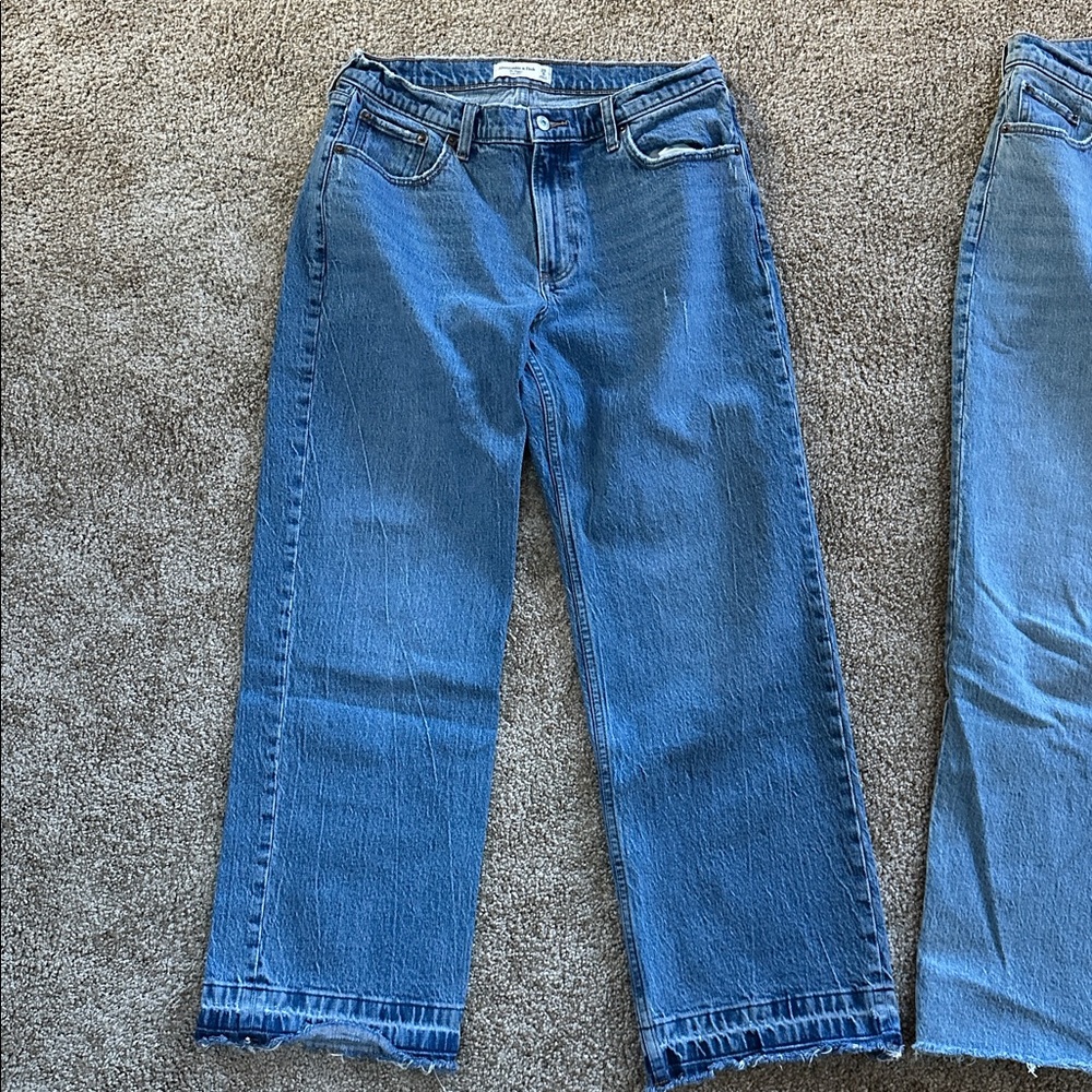Abercrombie The Baggy Low Rise Jean Bundle - Picture 4 of 6